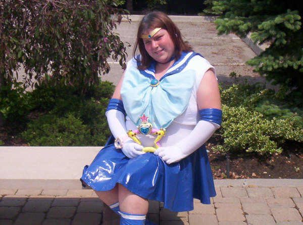 Wow! Thanks for the wonderful photo, Abigail san! You look terrific!!! (Costume revised by Abigail)