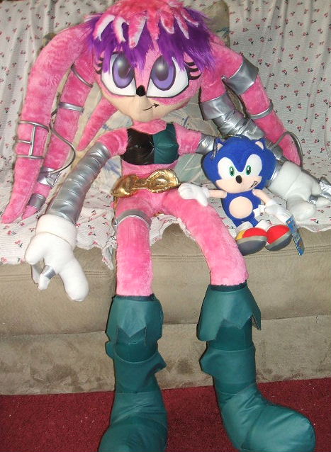 Size comparison with Official Sega Sonic Plush